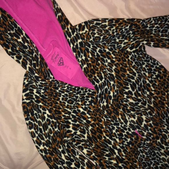 Betsy Johnson leopard robe - Picture 2 of 5